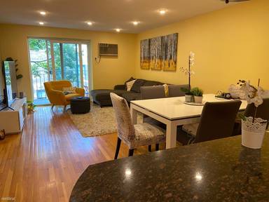 Main picture of 50 Green St