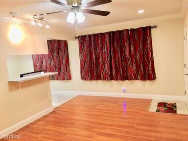 Main picture of 306 S Park Victoria Dr