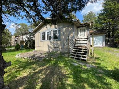 Main picture of 1400 Waterfront Dr