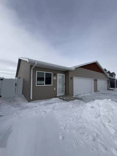 Main picture of 1509 47th Loop SE