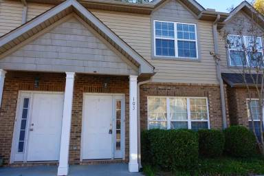 Main picture of 112 Bankside Ln