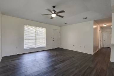 Main picture of 10257 Woodmere Dr