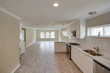 Main picture of 904 Maltby St