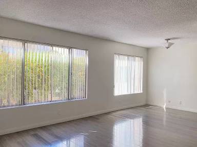 Main picture of 310 S Clark Dr