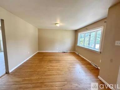 Main picture of 200 Rugby St