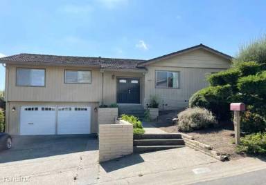 Main picture of 960 Regent Dr
