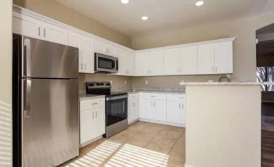 Main picture of 2419 W Park St