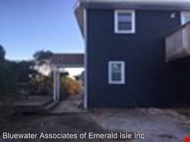 Main picture of 705 Emerald Dr