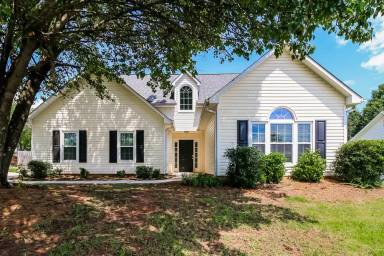 Main picture of 213 Summer Hill Cir