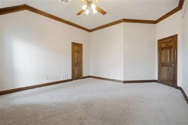Main picture of 3006 NE Heritage Dr