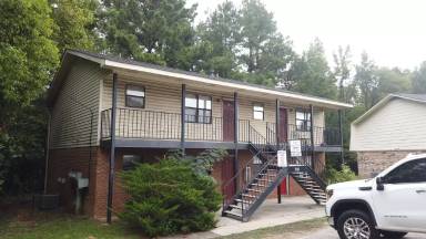 Main picture of 400 8th Ave NE