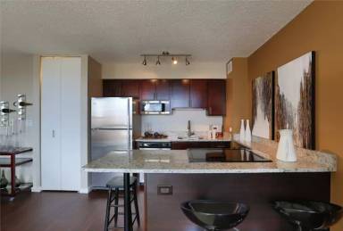 Main picture of 2 W Superior St