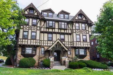 Main picture of 219 Commonwealth Ave