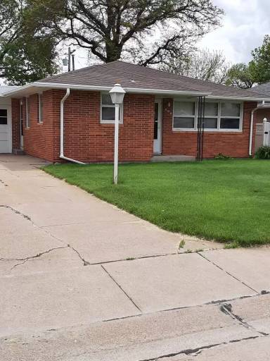 Main picture of 406 W William Ave