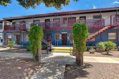 Main picture of The Eighty8