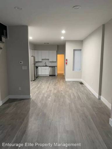 Main picture of 1532 N Newkirk St