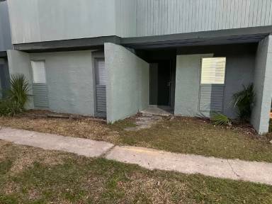 Main picture of 711 SW 75th St