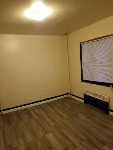Main picture of 1412 W Greenfield Ave