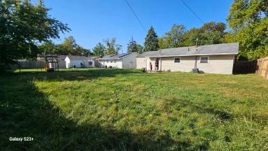 Main picture of 1212 Holiday Dr