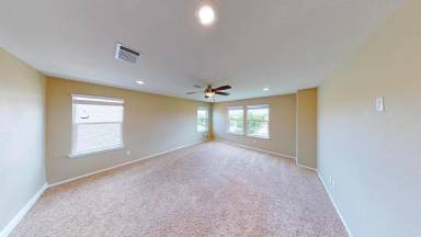 Main picture of 600 Landon Samuel Loop