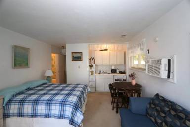 Main picture of 214B 57th St