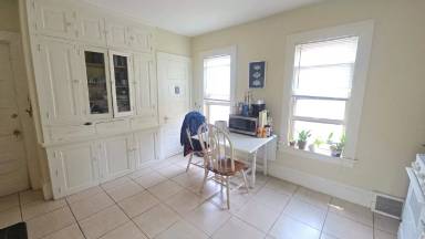 Main picture of 1542 S 72nd St