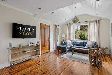 Main picture of 7 Senate St