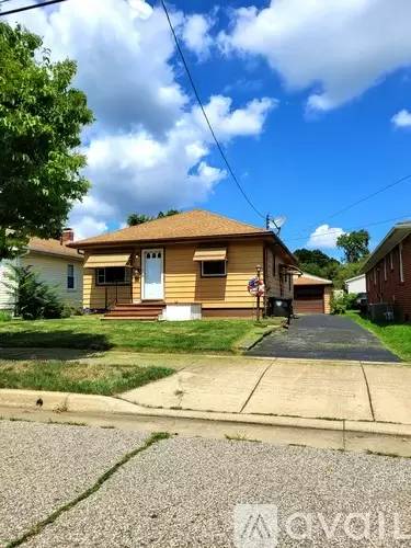 Main picture of 1869 Ford Ave