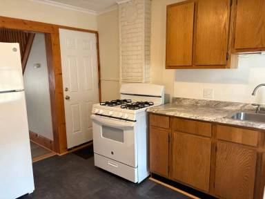 Main picture of 152 N Summer St