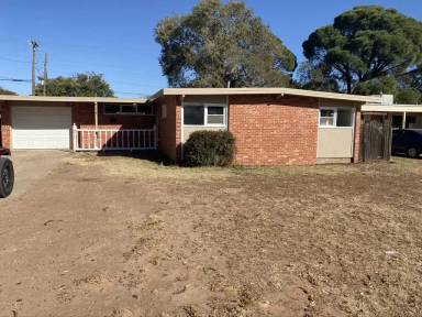 Main picture of 2302 49th St