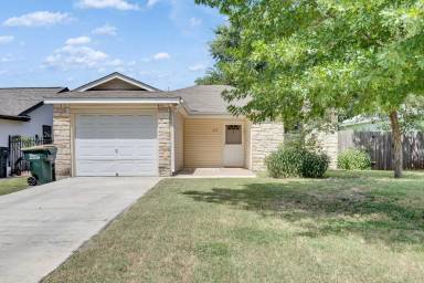 Main picture of 205 Carol Ct