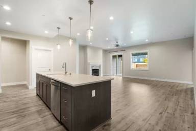 Main picture of 2594 Sunray Ave
