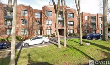 Main picture of 4040 Woodlawn Dr