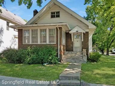 Main picture of 1201 W Lawrence Ave