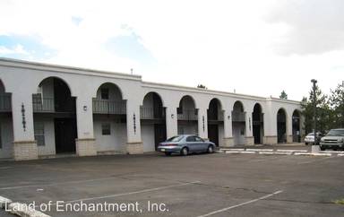 Main picture of 5900 Marble Ave NE