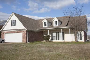 Main picture of 209 Karen Dr