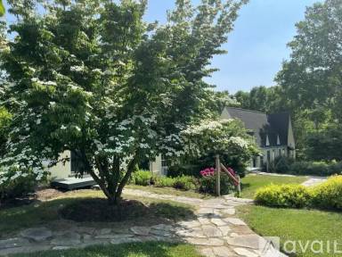 Main picture of 375 Weaverville Rd