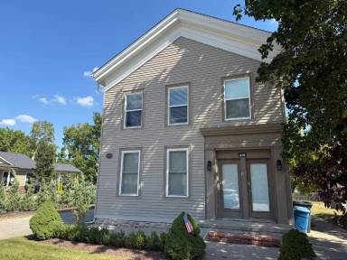 Main picture of 219 S Main St