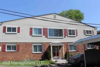 Main picture of 825 W Maple Rd