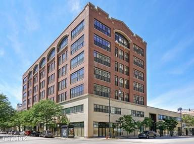 Main picture of 2036 S Michigan Ave