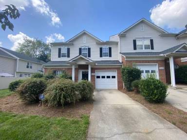 Main picture of 5422 Waverly Lynn Ln