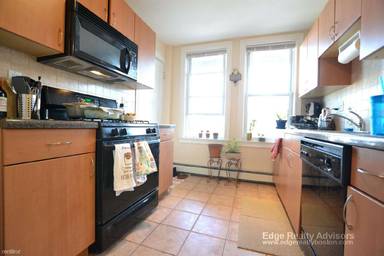 Main picture of 1738 Commonwealth Ave