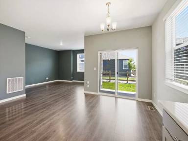 Main picture of 908 Rollins Den Dr
