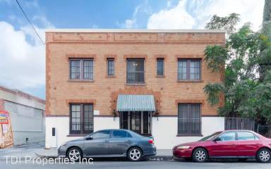 Main picture of 1316 S Mariposa Ave