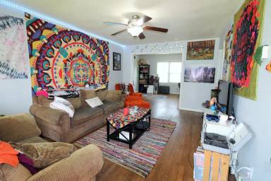 Main picture of 1001 E Edwards St