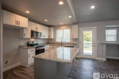 Main picture of 203 N 700 W