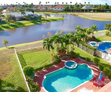 Main picture of Lakefield of the Landings