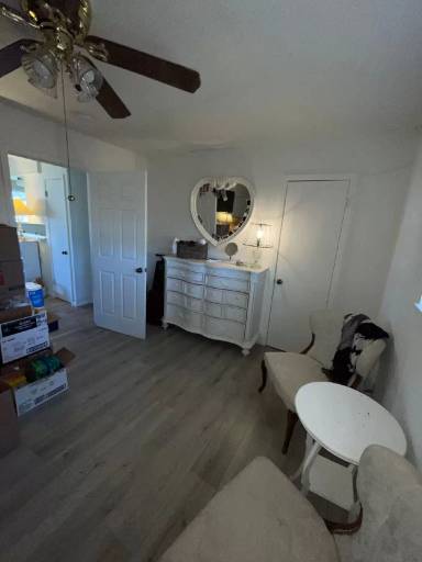 Main picture of 1600 Berry St