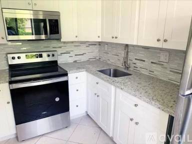 Main picture of 508 Gardens Dr