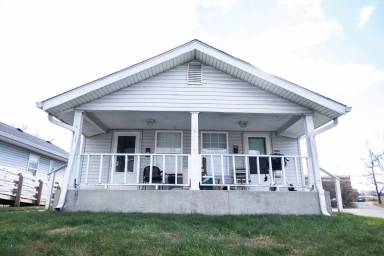 Main picture of 1407 E Tabor St